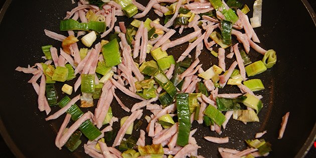 Porrer får en dejlig sødme, når de steges langsomt