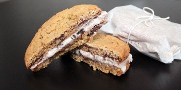 Lækre is-sandwich, der forener cookies og is.