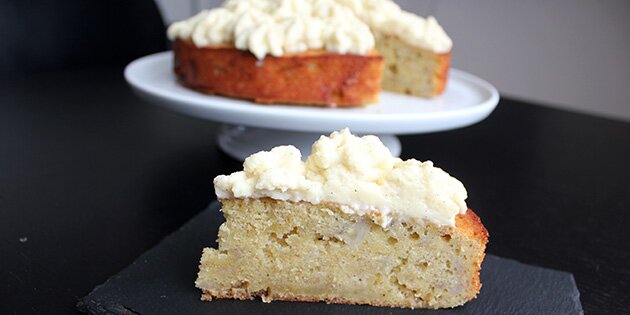 Cremen kan forberedes dagen inden til denne kage.