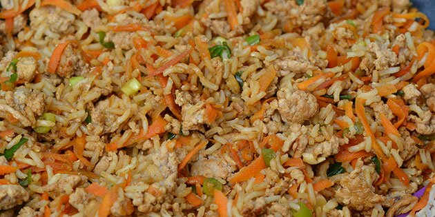 Fyldet er med svinekød og gulerødder