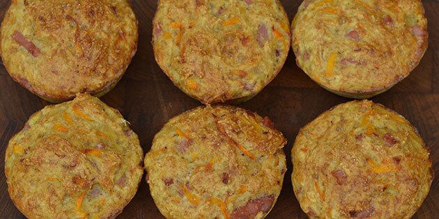 Gulerødder og skinke gør muffinsene ekstra saftige og lækre