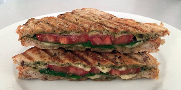 Panini smager bare meget bedre, når den er hjemmelavet.