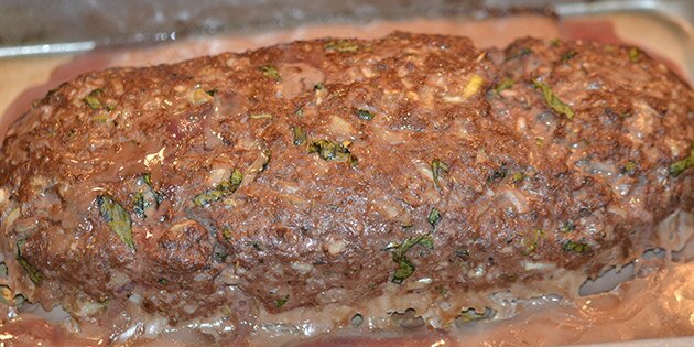 Farsbrøddet får en skøn skorpe men forbliver saftigt indeni