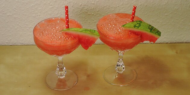 Festlige drinks med vandmelon, vodka og champagne.