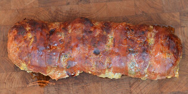 Farsen indeholder også hvidløg, basilikum, tomatpuré og parmesanost