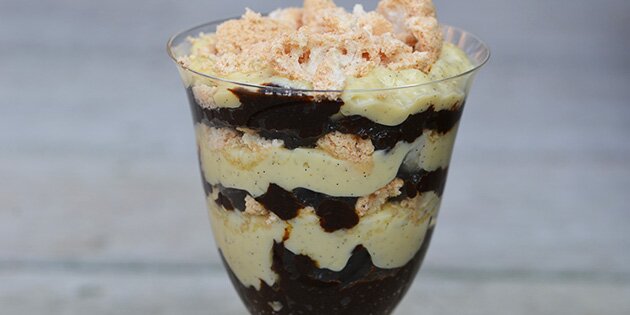 Triflien serveres i portionsglas, og kan sagtens tilberedes dagen før