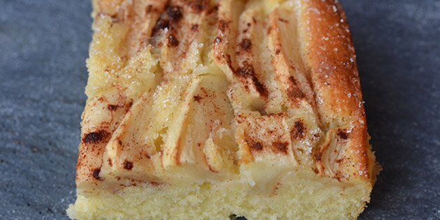 Kanelen på toppen giver kagen et skønt lille pift.