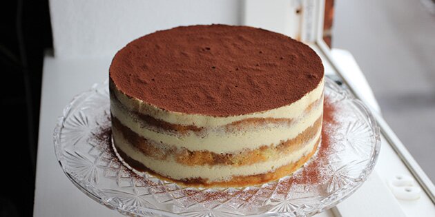Lækker tiramisu-lagkage med lagkagebunde