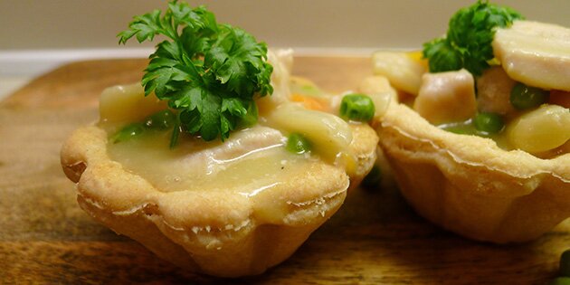 Den skønne forret kan pyntes flot med lidt persille på toppen