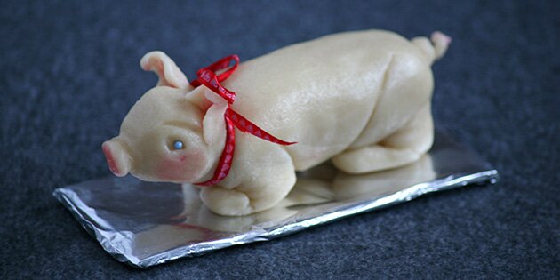 En hjemmelavet marcipangris er den perfekte mandelgave til ris a la mand juleaften