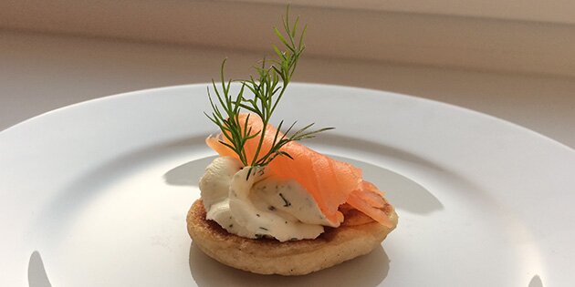 Blinis er en fantastisk forret, der smager lækkert og ser elegant ud, f.eks. til nytår