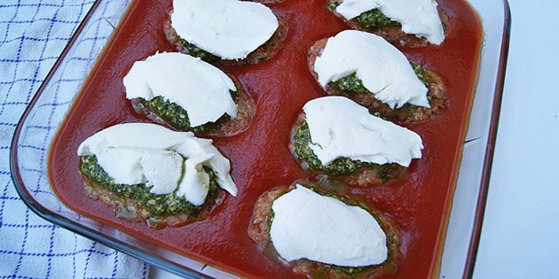 Så er fadet klar til at komme i ovnen og passe sig selv.