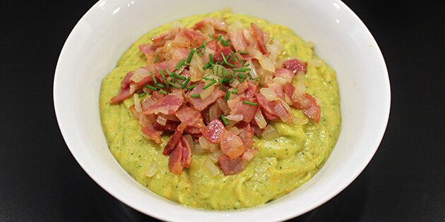 Lækker brændende kærlighed med grøntsager i mosen.