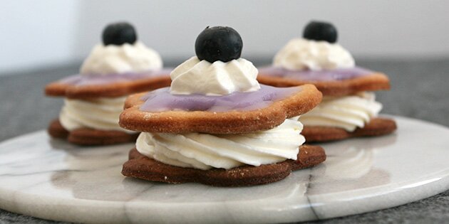 Super opskrift på hjemmelavede mini medaljer - de lækreste flødekager som fra bageren