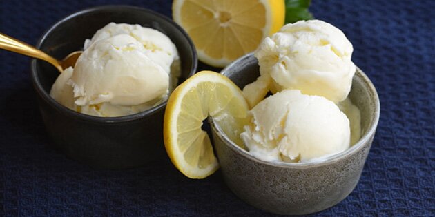 Pynt evt. med citronskiver ved servering.