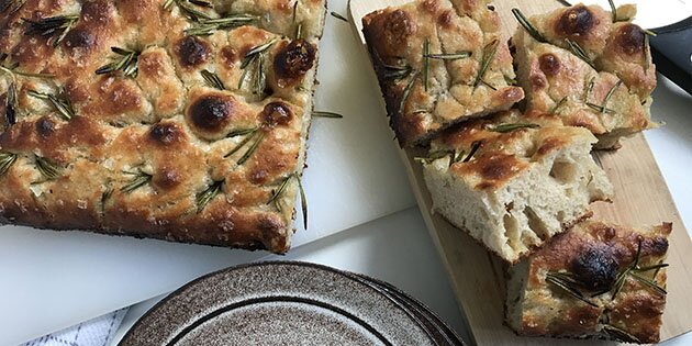 Brødet få en lækker sprød skorpe