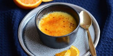 Fuldstændig forrygende opskrift på crème brûlée med en skøn smag af appelsin
