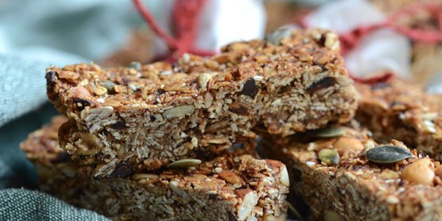 Chokolade og dadler sørger for, at de er dejligt søde.