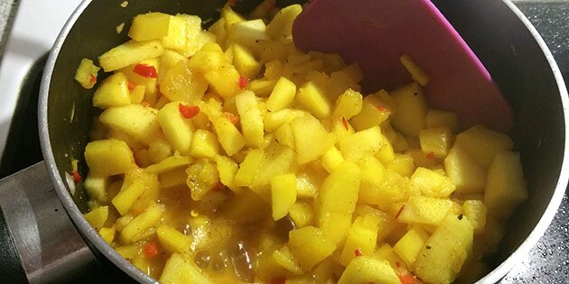 Opskriften er super nem - det hele skal blot i en gryde og simre.