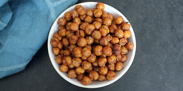 Kikærter, der ristes i ovnen, bliver sprøde og lækre. Mums!