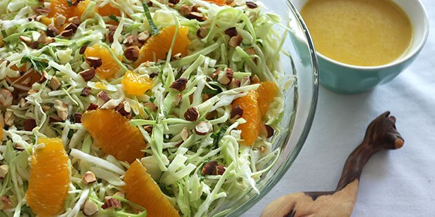 Salaten får sin sødme fra appelsin i fileter