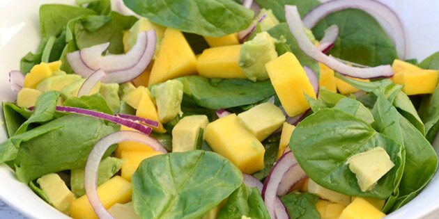 Bland det hele sammen lige inden servering, så det stadig er super friskt.