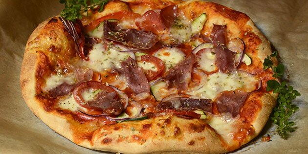 Sprød bund og lækkert fyld - denne pizza har det hele.