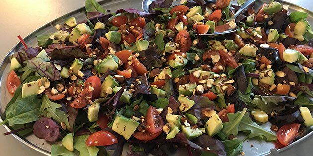 Mandlerne på toppen giver lidt ekstra sprødhed.