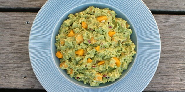 Mango passer overraskende godt ind i en guacamole.