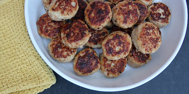 Lækre og saftige frikadeller med hytteost.