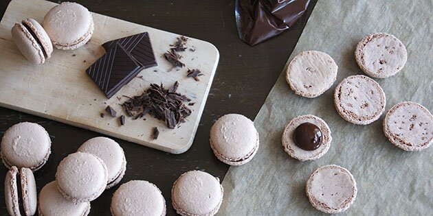 De små kager får en intens smag af chokolade