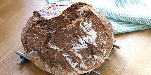 Dejligt koldhævet grydebrød med rugmel og maltmel.