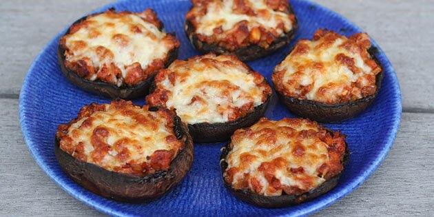 De ovnbagte portobellosvampe er klar til servering.