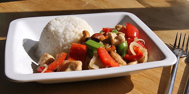 Den skønne opskrift på kylling cashew er super nem og hurtig at bikse sammen