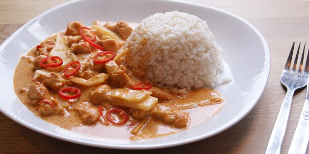 Lækker ret med kylling, kokosmælk og ris - perfekt thaimad.
