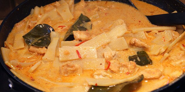 Paneng kylling er en klassisk thairet, der smager helt fænomenalt.