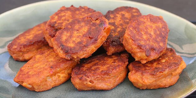 Nemme og lækre vegetarfrikadeller lavet af en rest dahl.