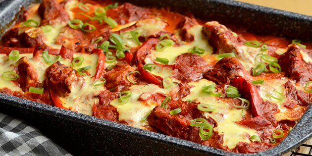 I stedet for pasta bruges søde kartofler, så lasagnen er fyldt med grøntsager.
