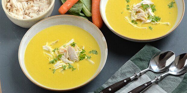 Evakuering Arrangement tortur Cremet blomkålssuppe med kylling og karry