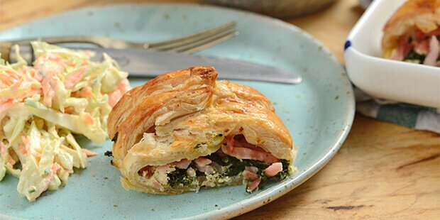 Super simpel at lave og med cremet fyld og sprød butterdej - mums!