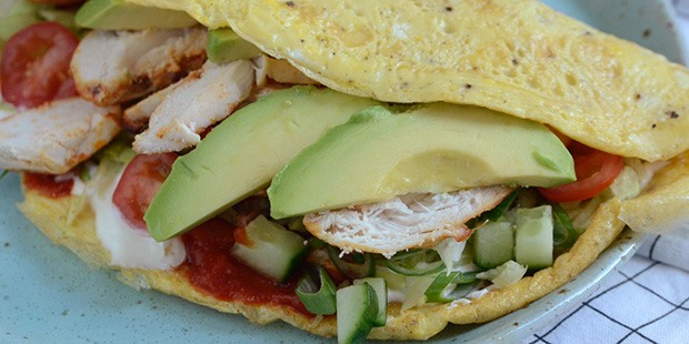 Wrapsene er propfyldt med kylling, avocado og grøntsager.