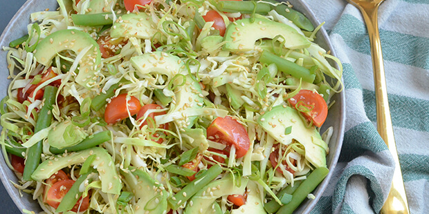 Salaten er dejligt tilbehør til både helstegt kylling, ovnbagt kylling og fyldte kyllingefileter