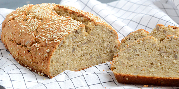 Brødet får en skøn krumme, selvom det er lavet uden mel