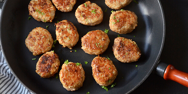 Saftige og lækre low fodmap frikadeller med en dejlig stegeskorpe