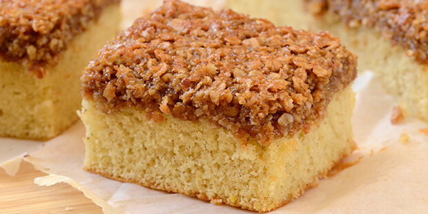 Toppingen lavet uden kokosmel men med havregryn i stedet - en anderledes og lækker variant.