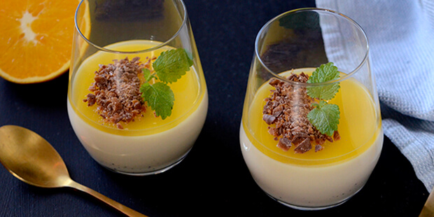 Den sprøde Daim er prikken over i'et på nytårsdesserten, der laves i glas, så den er super nem.