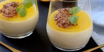 Luksus kombination af Baileys panna cotta og frisk appelsingelé.