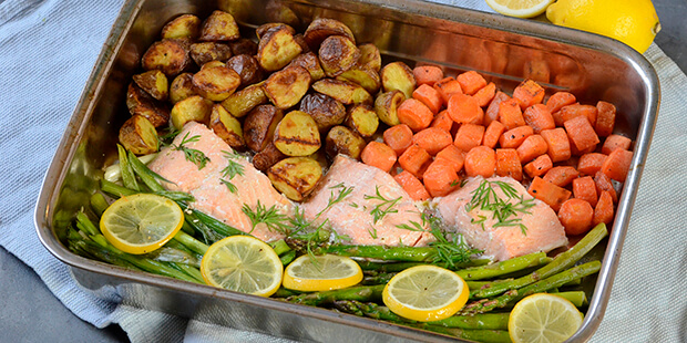 Det lækre tilbehør er færdigt, og kan drysses med lidt krydderurter inden servering.