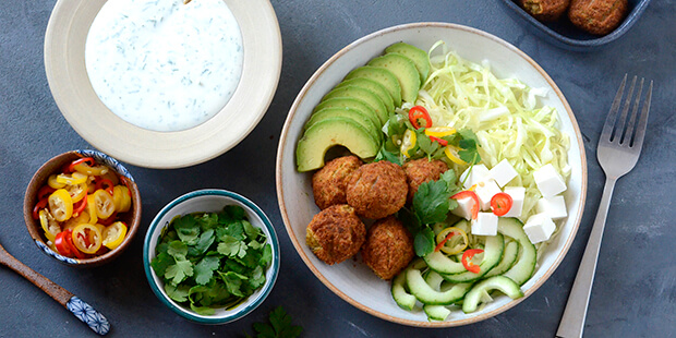 Alle grøntsagerne kan bruges til den lækreste falafel bowl