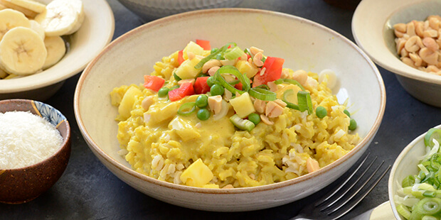 Så kan man selv drysse lige den topping over, man gerne vil have på sin karryret